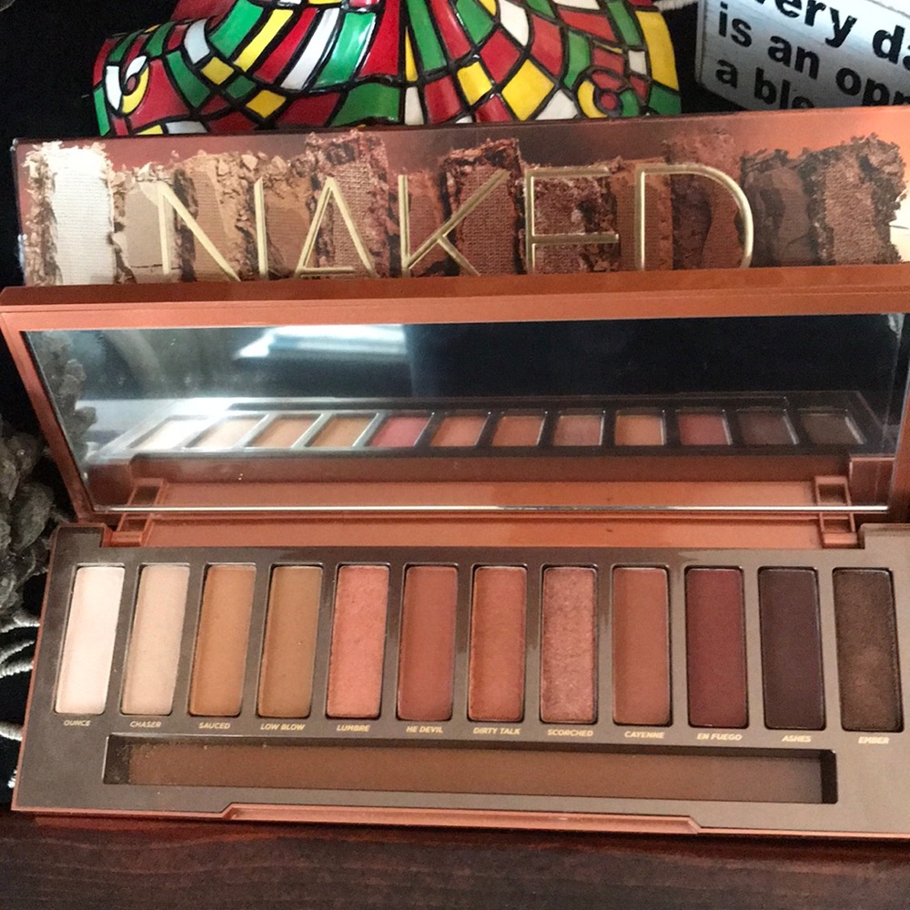 Urban Decay NAKED HEAT- eyeshadow palette